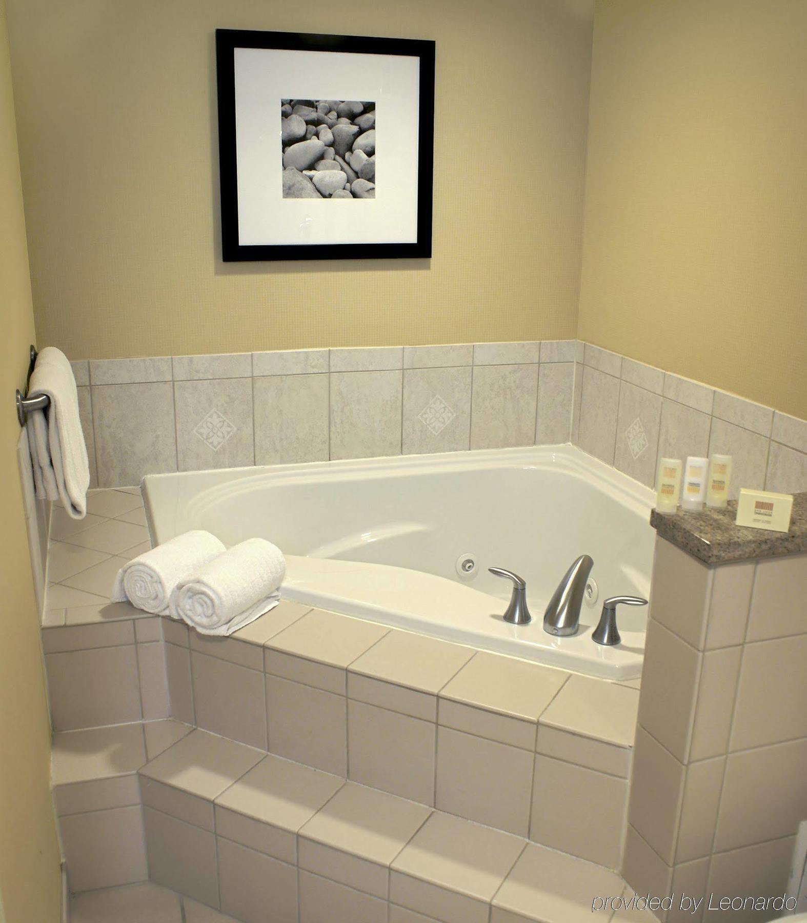 Courtyard By Marriott Silver Spring Downtown Room photo
